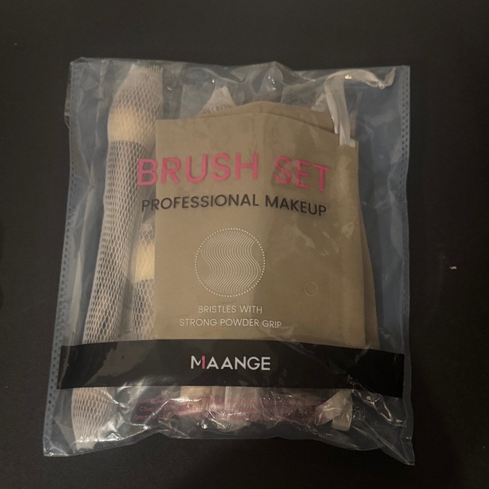 Professional Makeup Brush Set - Cream